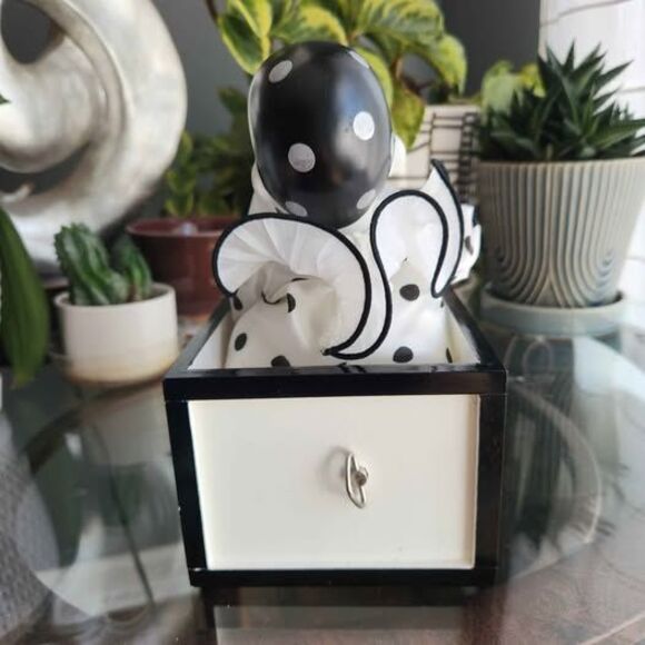 Creepy Animated Vintage Clown Rotating Music Box Halloween Decor Haunted Spooky - Picture 3 of 10